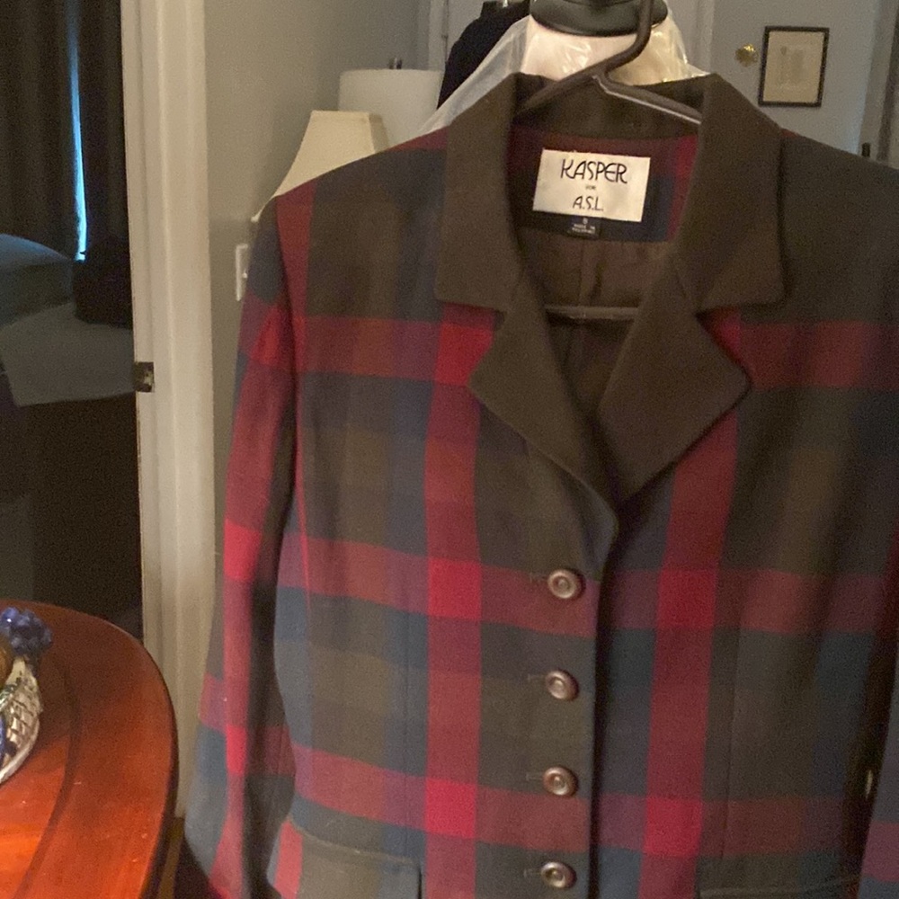 Kasper Blazer black/maroon checker. Size 8